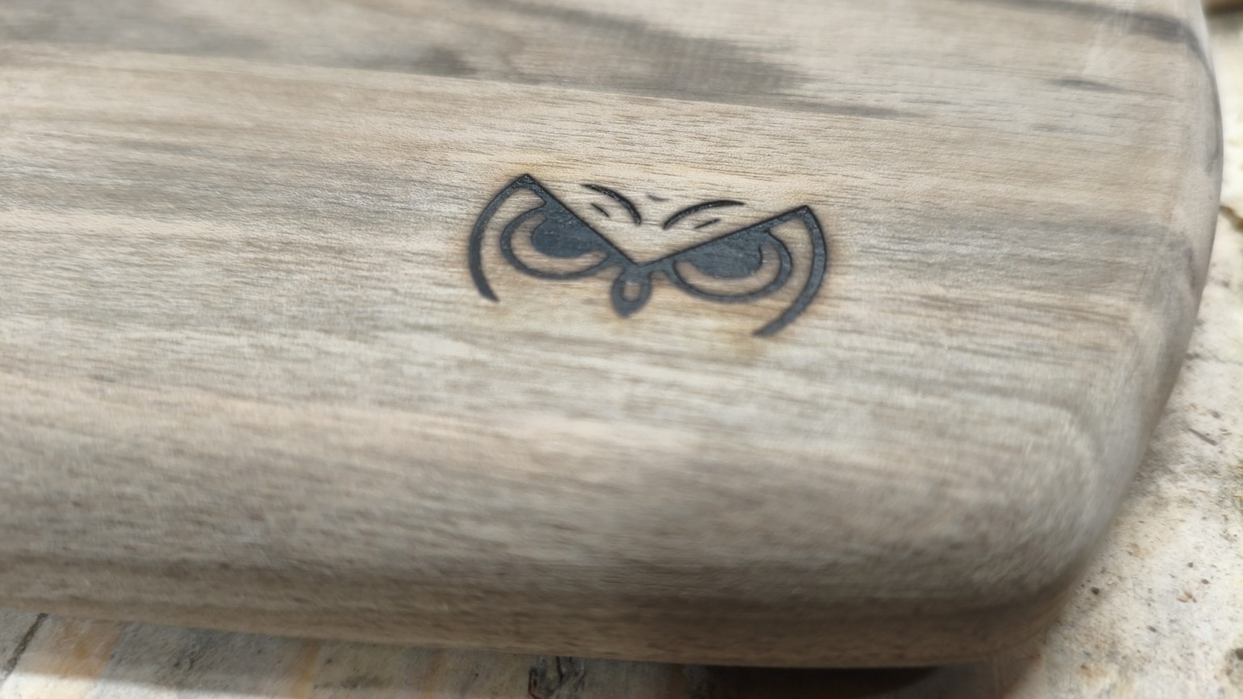 Roke/Hands shaping oak