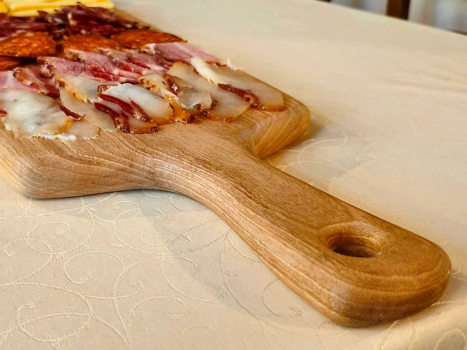 Servirne pa rezalne deske za bufete pa gustilne